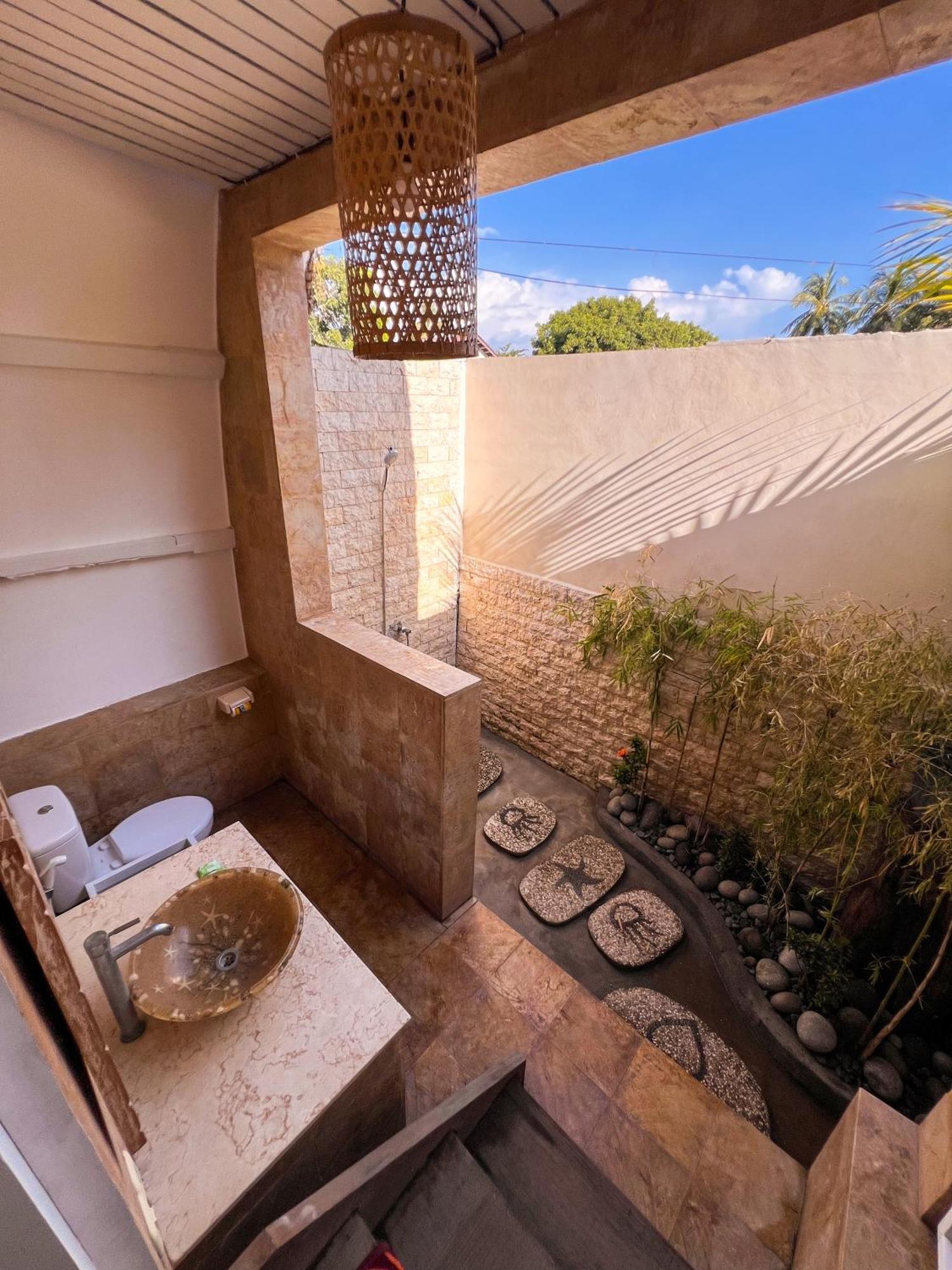 Coconut Dream Villas Gili Trawangan Exterior photo
