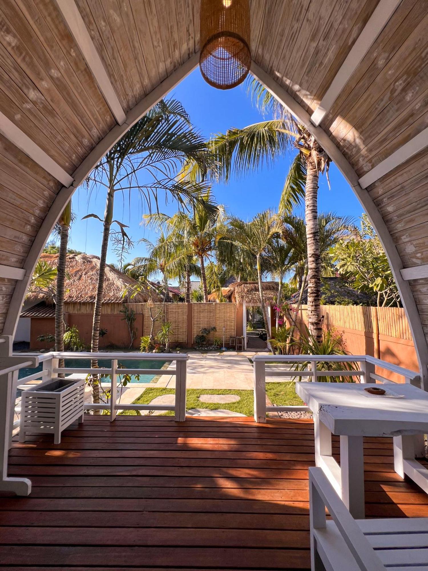 Coconut Dream Villas Gili Trawangan Exterior photo
